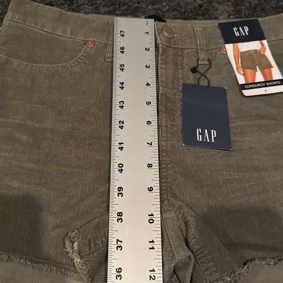 GAP OLIVE GREEN CORDUROY SHORTS FRAYED HEM SIZE 4 - Picture 7 of 10